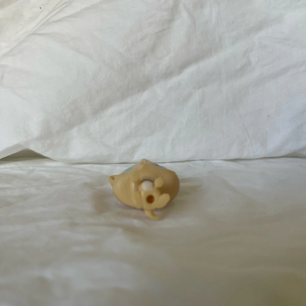 Littlest Pet Shop LPS Cream White CHIHUAHUA #837 Blue Clover EYES Tan Dog Puppy